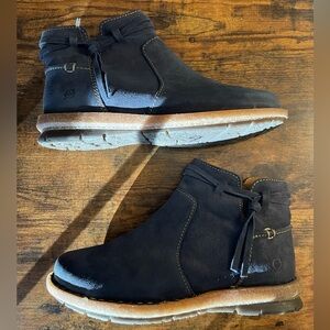 Born Tarkiln Ankle Boots Bootie NWT Blue Suede Leather 6.5